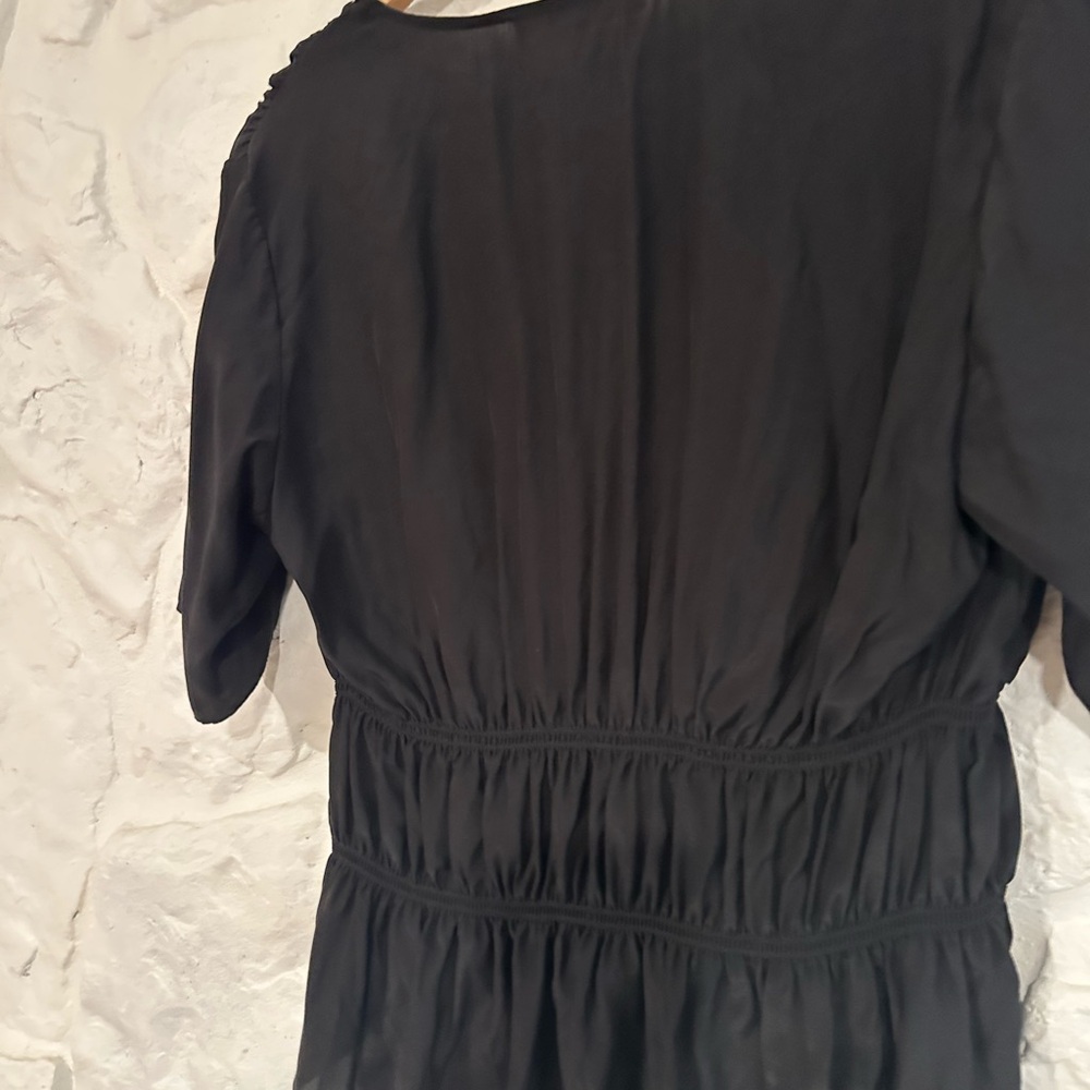 The Frame 100% Silk Black Short Sleeve Blouse with Ruched Button Front - Picture 6 of 6